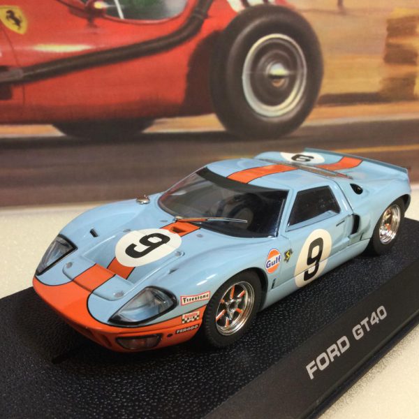 Scalextric Ford GT 40 Mark II #9 - Watching The Wheels